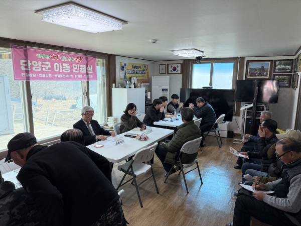 �ܾ籺 �߷� �ٴ� ���� �̵� �ο��Ƿ� �ο� �簢���� �ؼ�