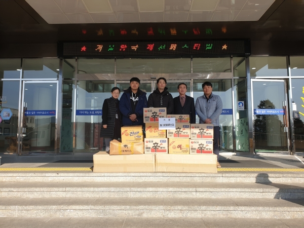 �� �ڸ��Ƹ��� �̿����� ��ǰ ����