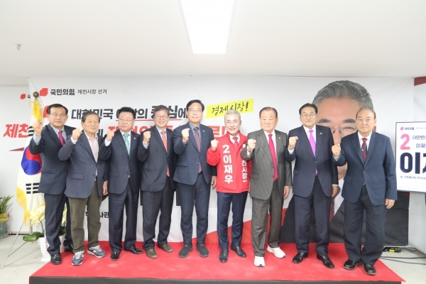 ����� �����ĺ��� �ùΰ� �Բ� �� ���� ���� ���� ����