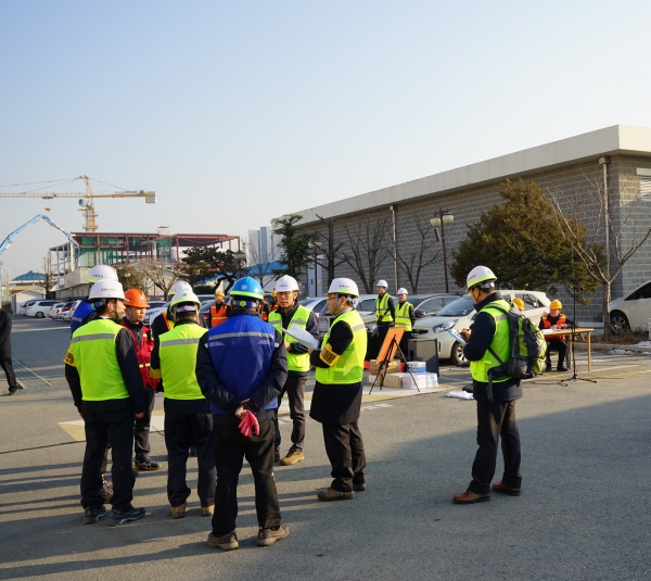 �ڷ��� ��Ϻ��� �������Ʒ� �ǽ�